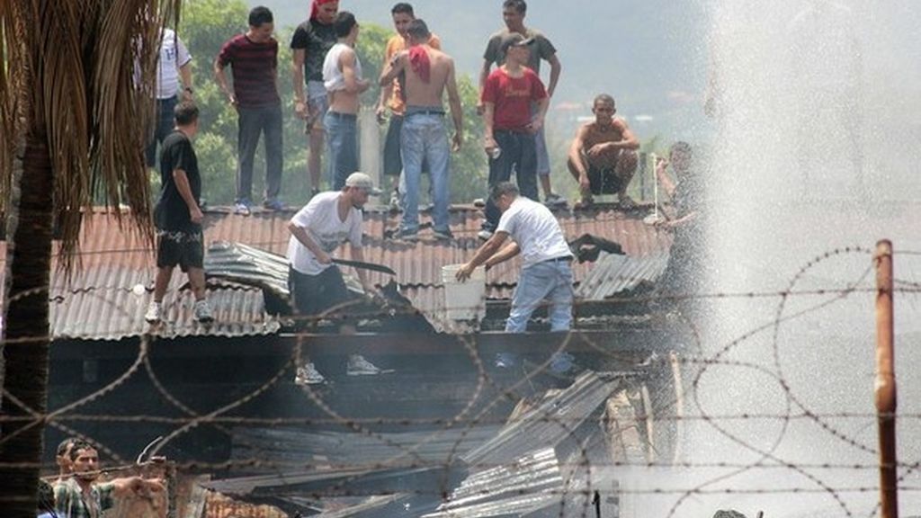 Al menos 13 presos muertos y uno herido por un motín en una cárcel de Honduras