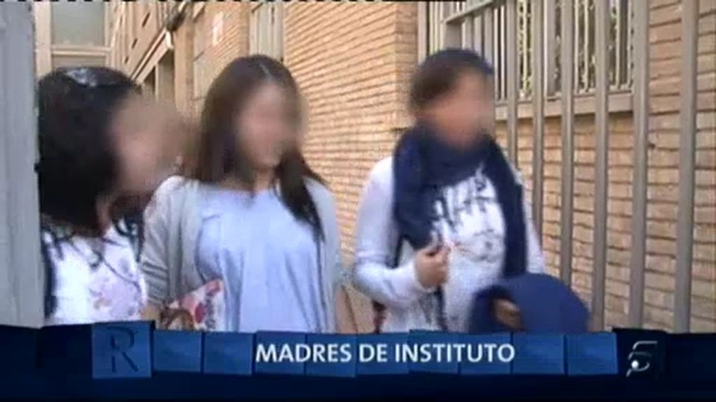 Mamás de instituto