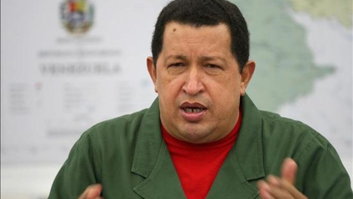 El presidente venezolano, Hugo Chávez, el 29 de noviembre de 2010, durante un consejo de ministros transmitido por la televisión estatal. EFE/Archivo