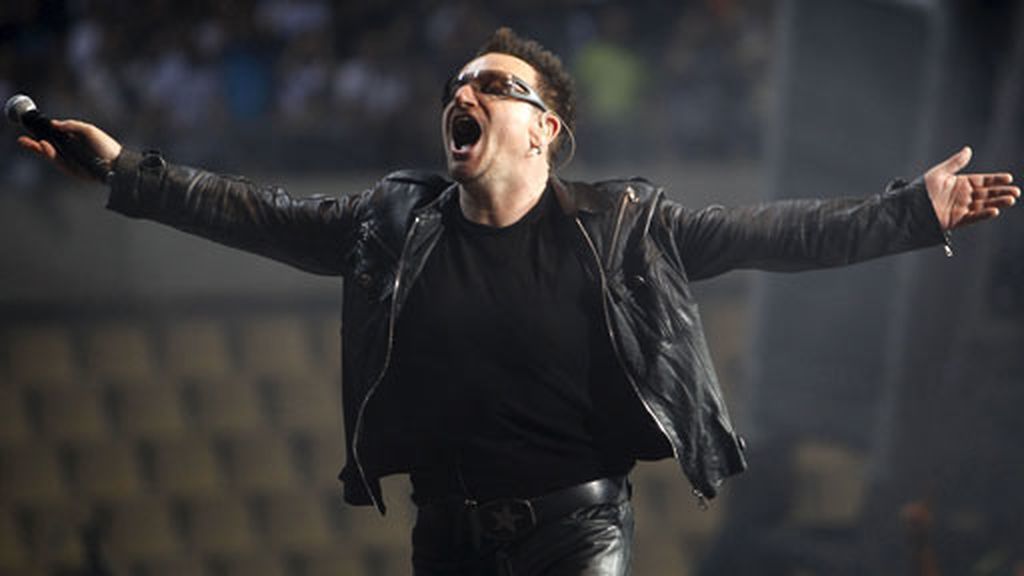 U2 arrasa en Sevilla