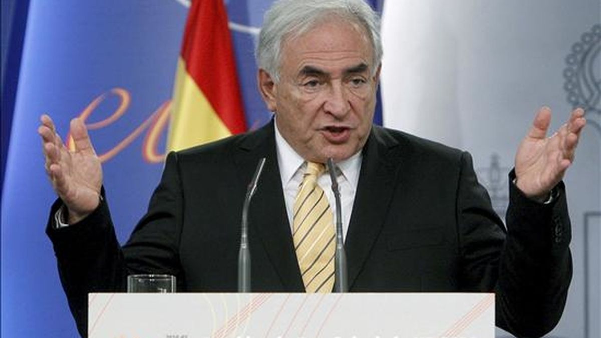 Entre los países que deberán someterse a esos exámenes se encuentran los integrantes del G-7 y economías emergentes como Brasil, México, China o India. En la imagen el director gerente del Fondo Monetario Internacional, Dominique Strauss-Kahn. EFE/Archivo Entre los países que deberán someterse a esos exámenes se encuentran los integrantes del G-7 y economías emergentes como Brasil, México, China o India. En la imagen el director gerente del Fondo Monetario Internacional, Dominique Strauss-Kahn. EFE/Archivo