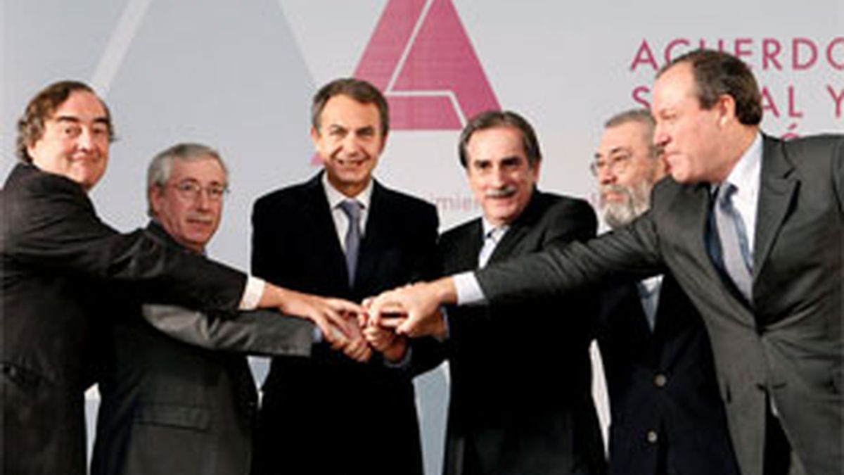 Los agentes sociales se reunirán con Zapatero en Moncloa. FOTO: EFE/Archivo