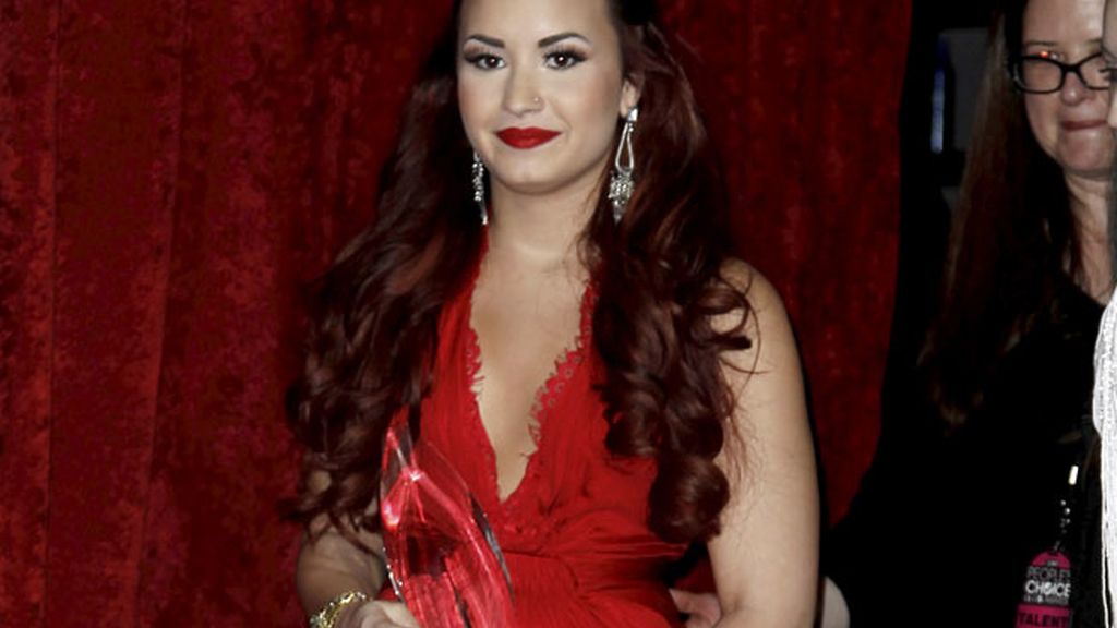 Demi Lovato brilla en los People`s Choice Awards