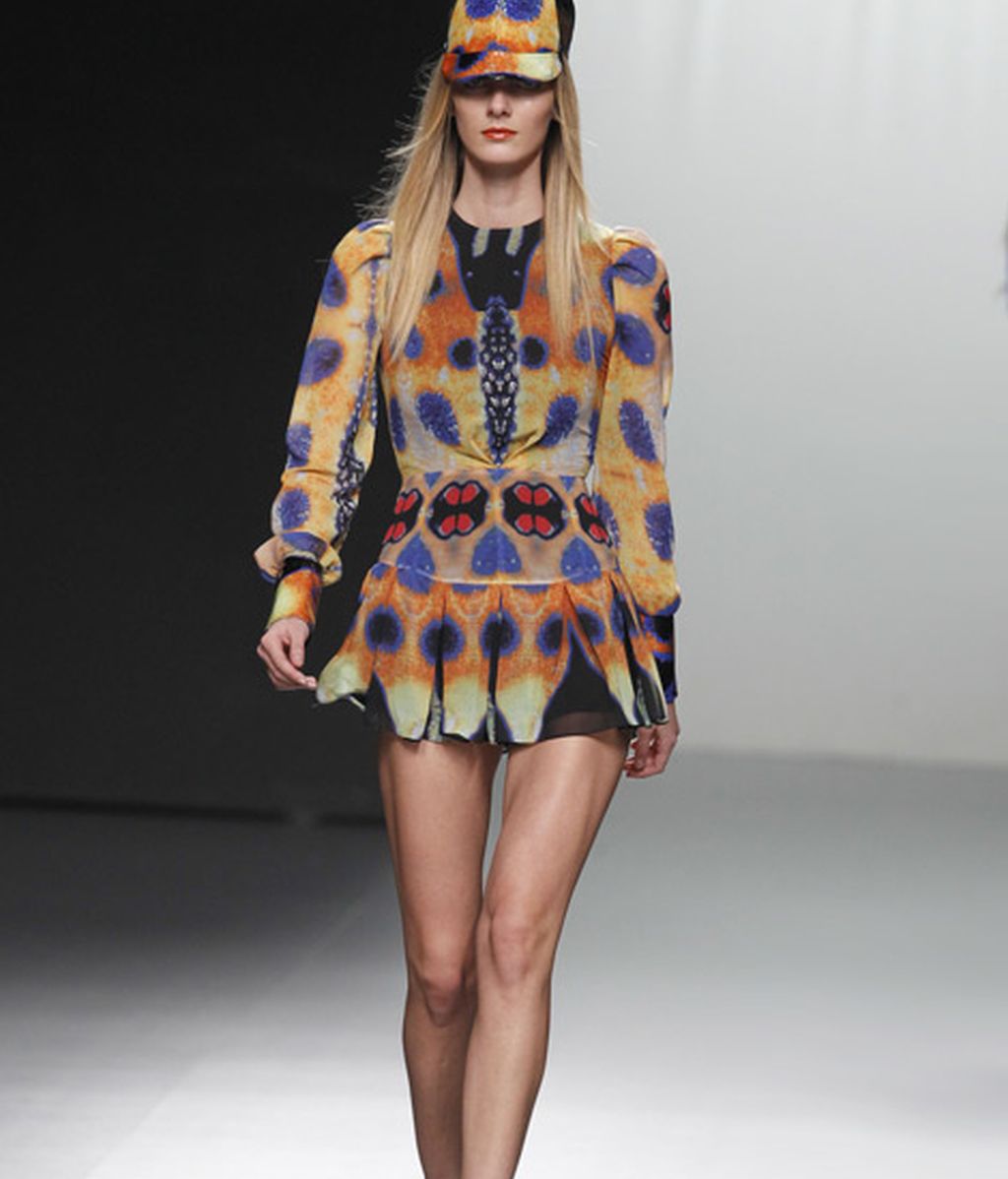 Atención a la cazadora de cuero con el estampado Crack