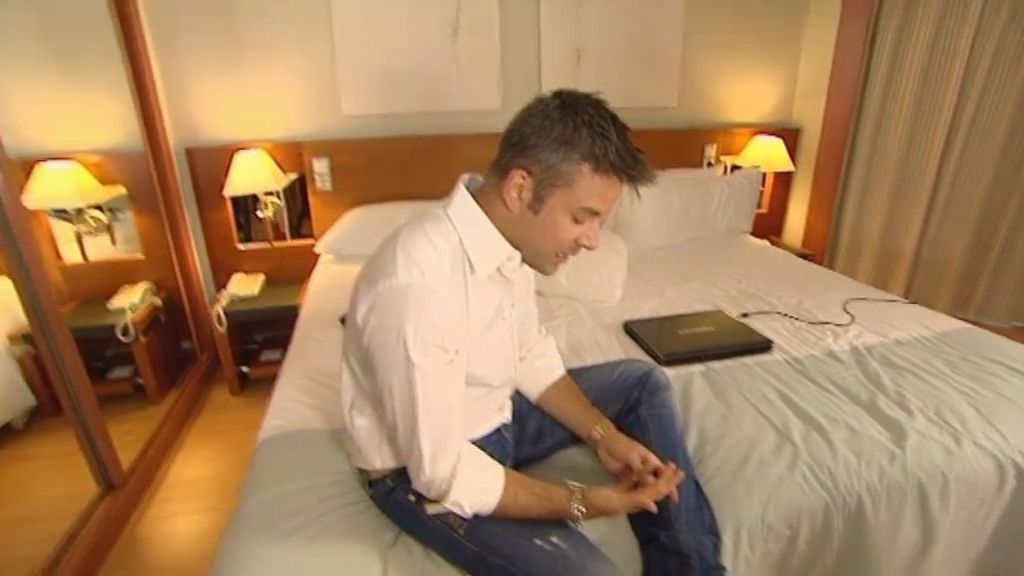 Las caras de sorpresa de Luis Ángel y su madre