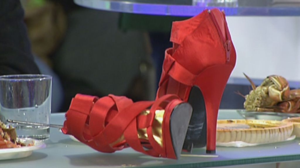 Adriana, de rojo pasión en 'Sálvame'