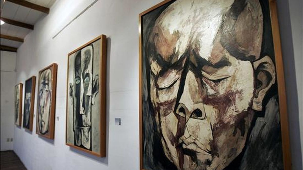 La muestra supone uno de los actos conmemorativos del 90 aniversario del nacimiento del artista ecuatoriano. EFE/Archivo