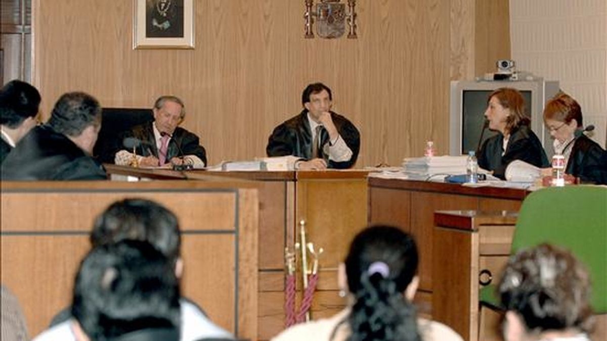 Imagen de otro juicio a cinco miembros del "clan de los monchines" en Valladolid. EFE/Archivo