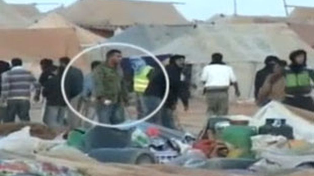 Marruecos trata de mostrar una cara amable mientras el caos se apodera de las calles. Vídeo: Informativos Telecinco. Marruecos trata de mostrar una cara amable mientras el caos se apodera de las calles. Vídeo: Informativos Telecinco.
