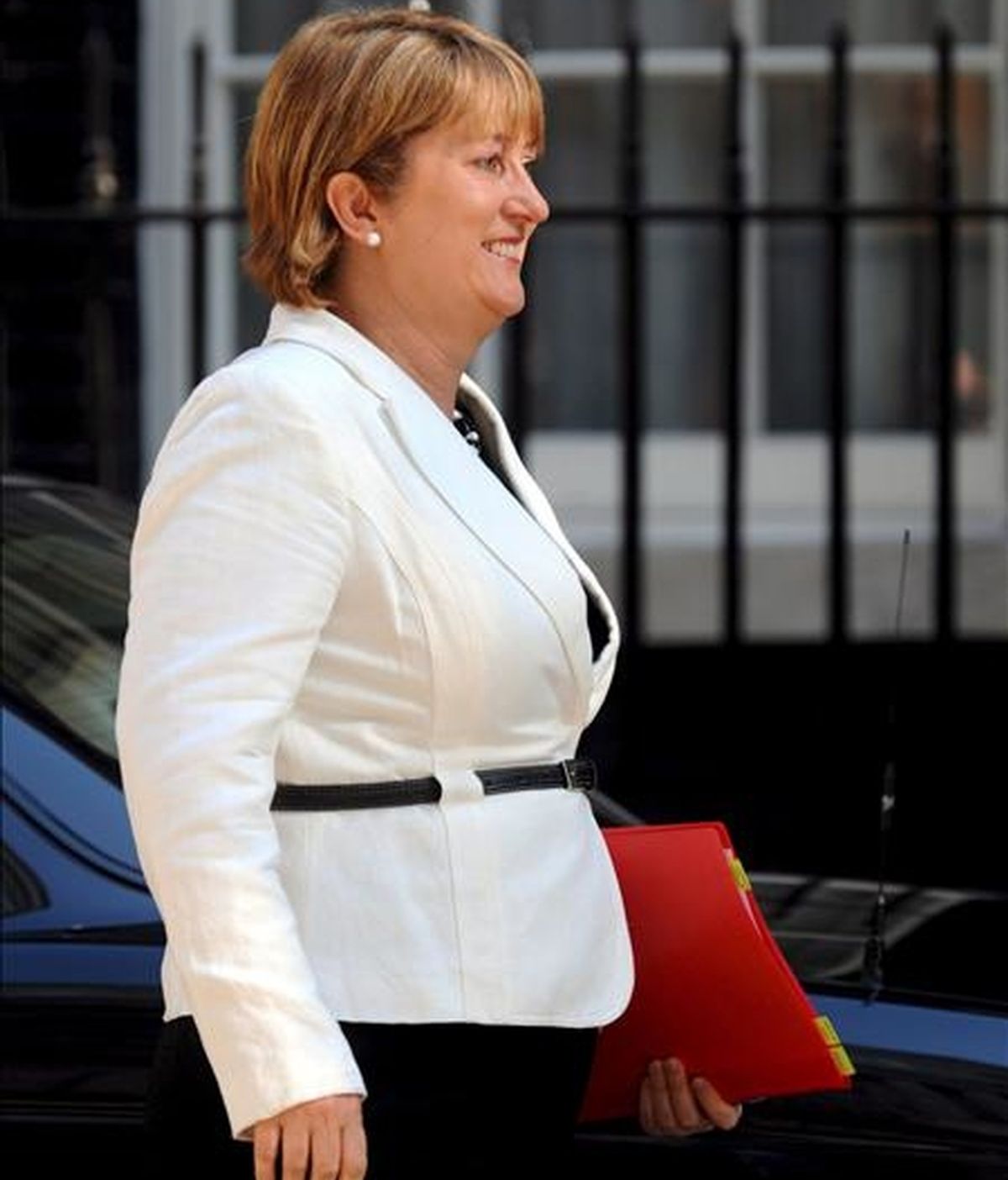La ministra de Interior, Jacqui Smith, a su llegada a Downing Street para una reunión del consejo de ministros en Londres, Reino Unido, hoy martes 2 de junio. EFE/Andy Rain