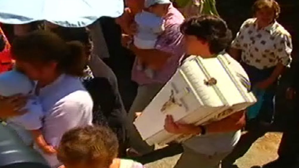 Procesión dentro de un ataúd