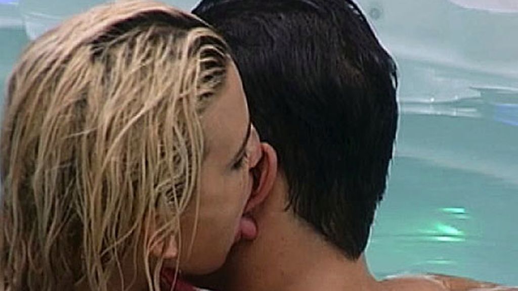 ¡Chari y Rubén tienen sexo en el jacuzzi!
