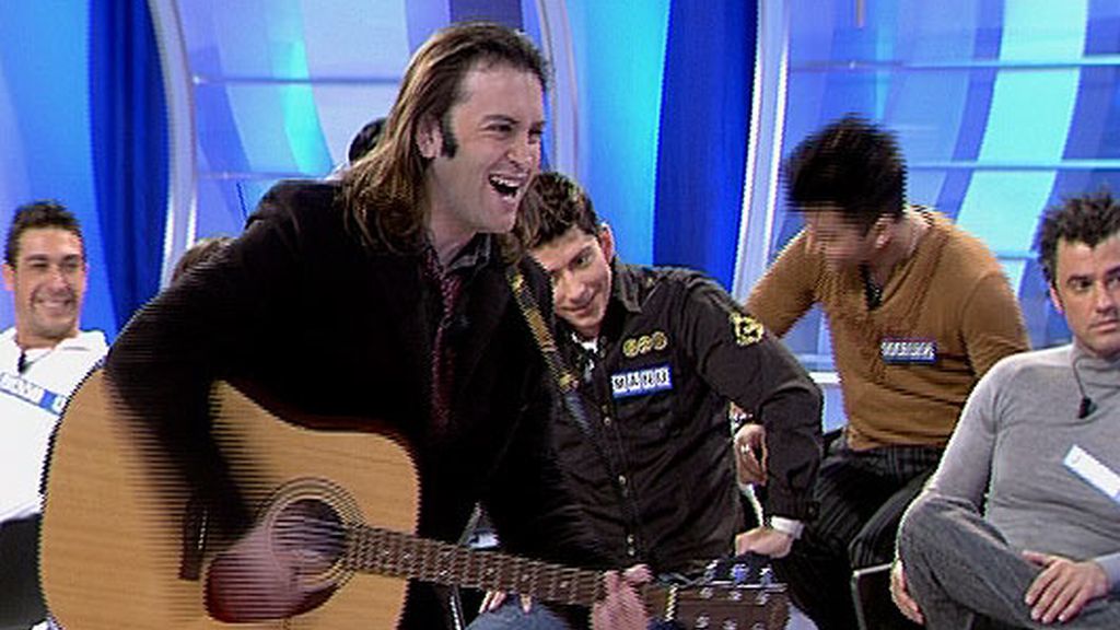 Lo intentan todo por una cita con Soraya