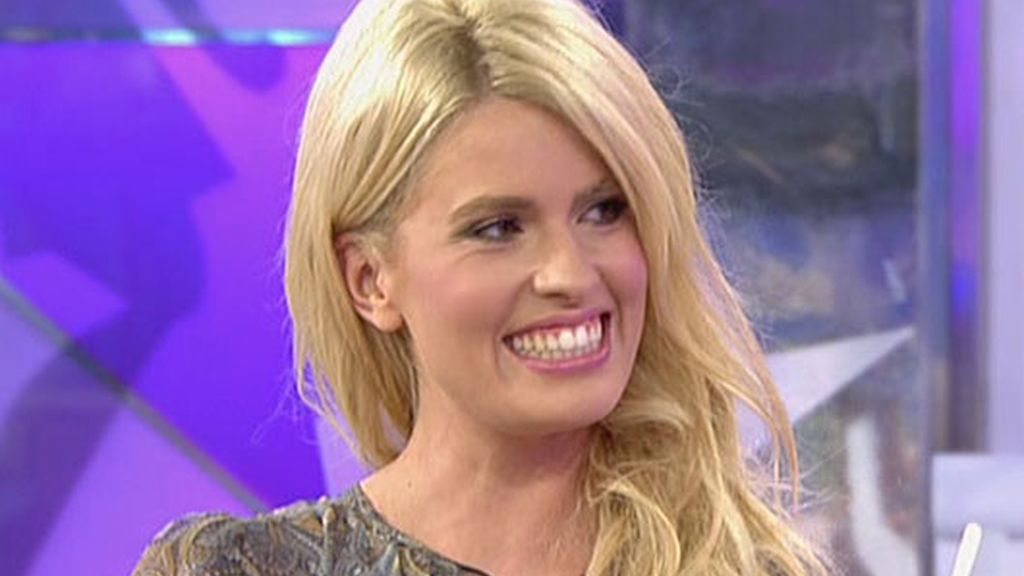 ¡Adriana Abenia pillada con su chico!