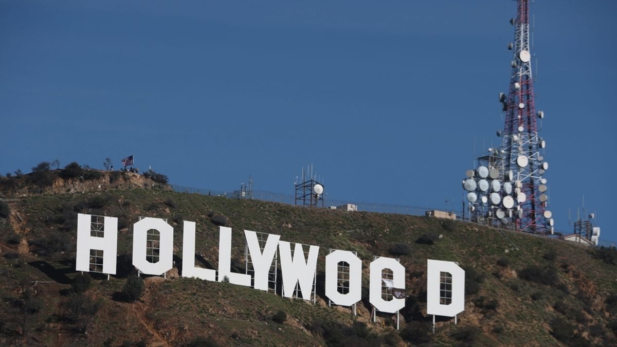 Cambian el emblemático cartel de Hollywood por 'Hollyweed' en Año Nuevo