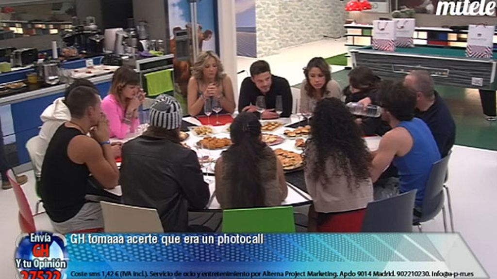 Se ponen las botas con la cena especial que 'GH' les ha regalado