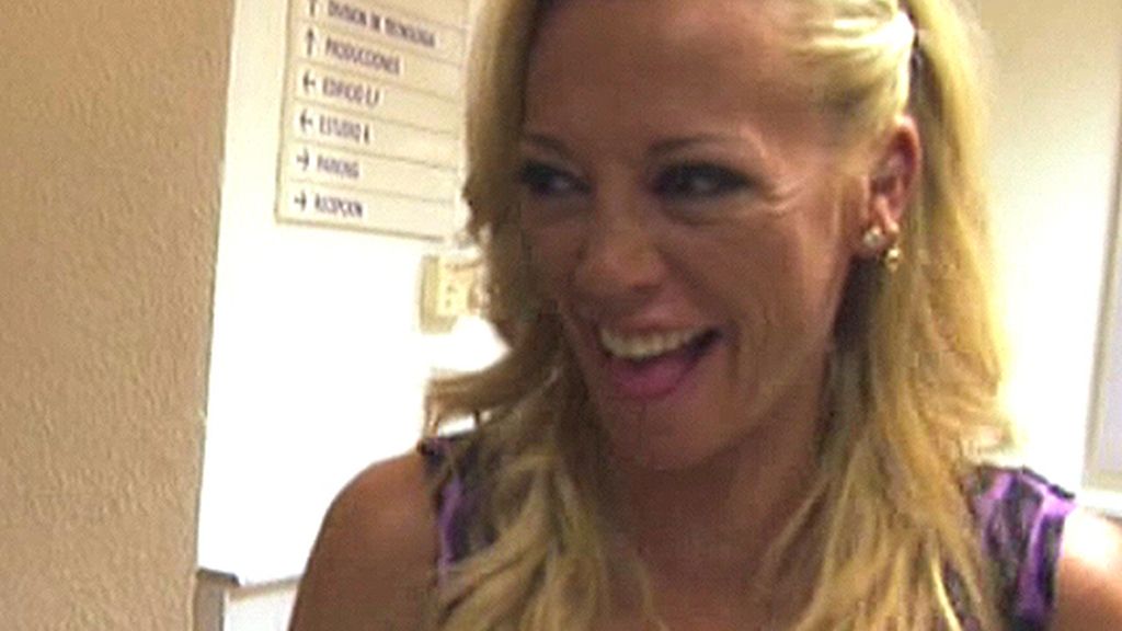 Belén recupera su anillo de casada