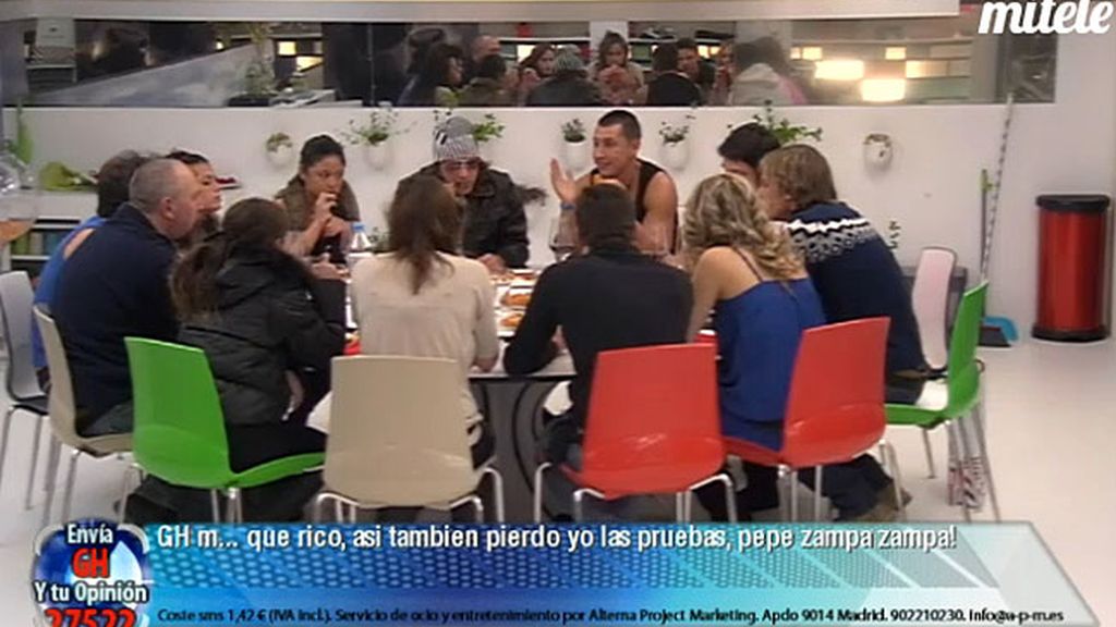 Se ponen las botas con la cena especial que 'GH' les ha regalado