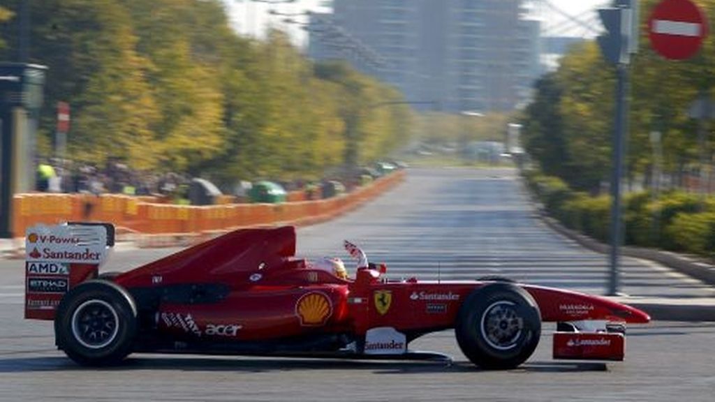 El F10 se pasea por Valencia