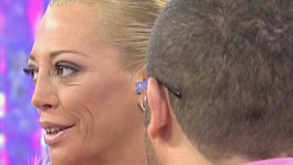 Belén recupera su anillo de casada