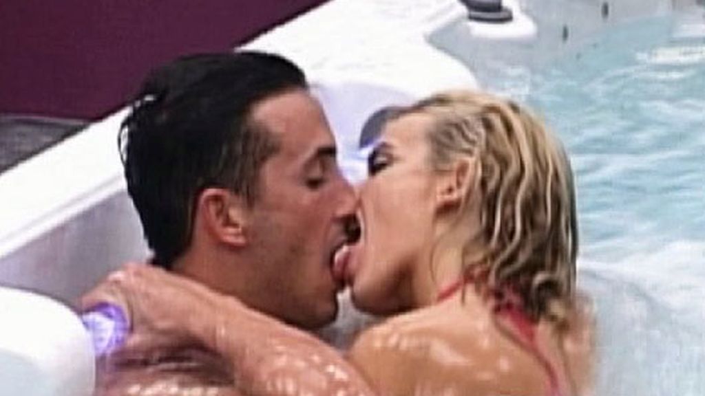 ¡Chari y Rubén tienen sexo en el jacuzzi!