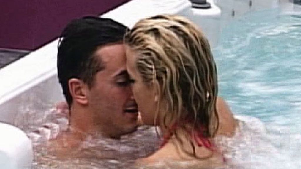 ¡Chari y Rubén tienen sexo en el jacuzzi!