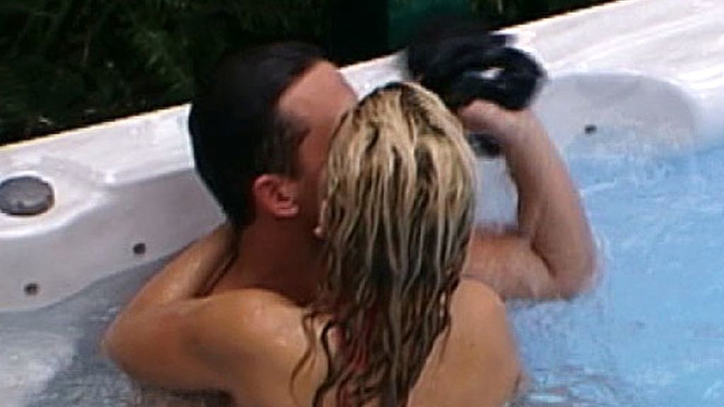 ¡Chari y Rubén tienen sexo en el jacuzzi!