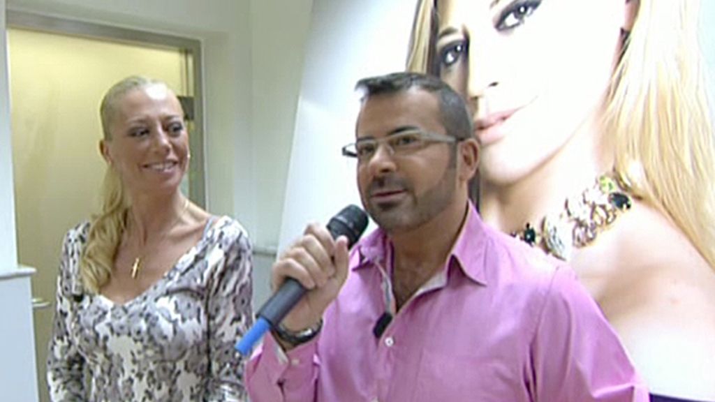 Belén recupera su anillo de casada