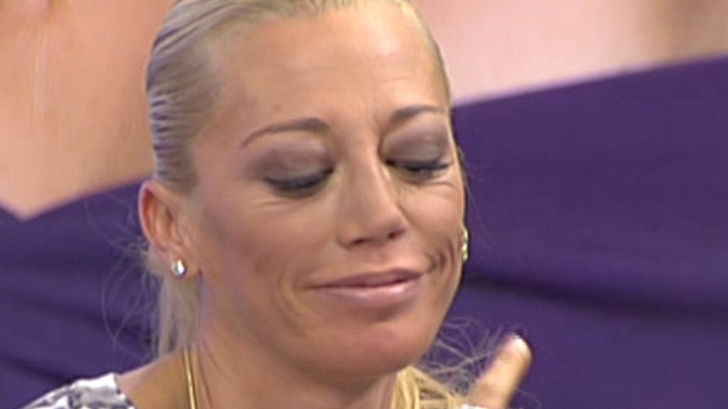 Belén recupera su anillo de casada