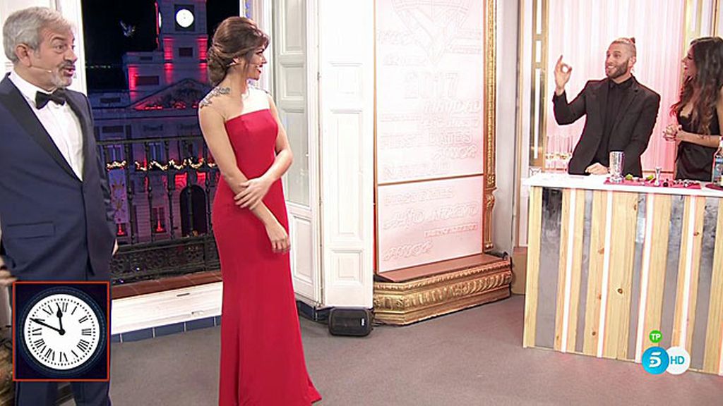 Rojo, con transparencias y corte sirena... ¡IMPRESIONANTE!