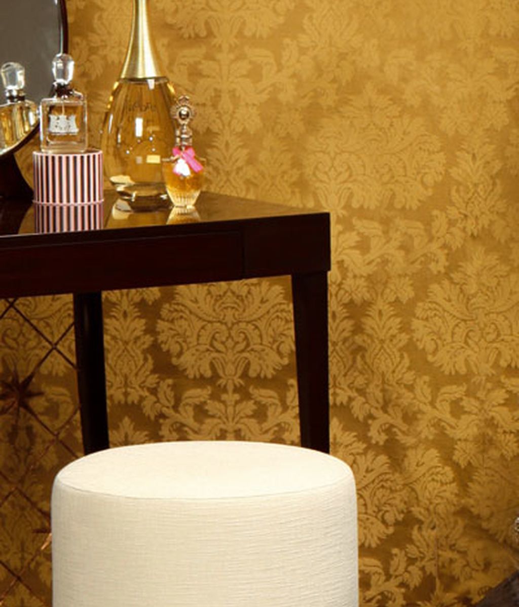 Septiembre: Forlán recibe el otoño con Marta López y Paloma García Pelayo