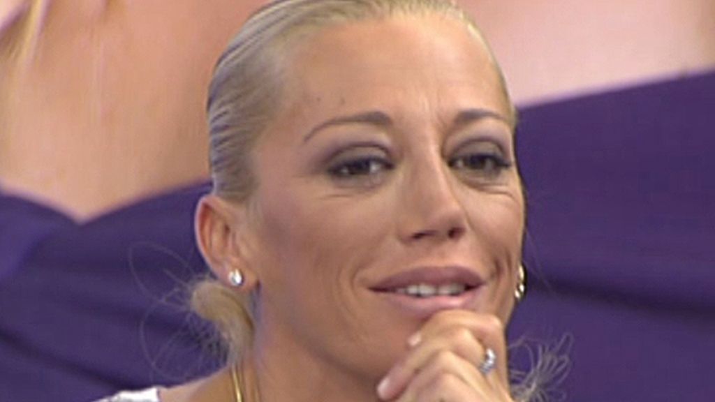 Belén recupera su anillo de casada