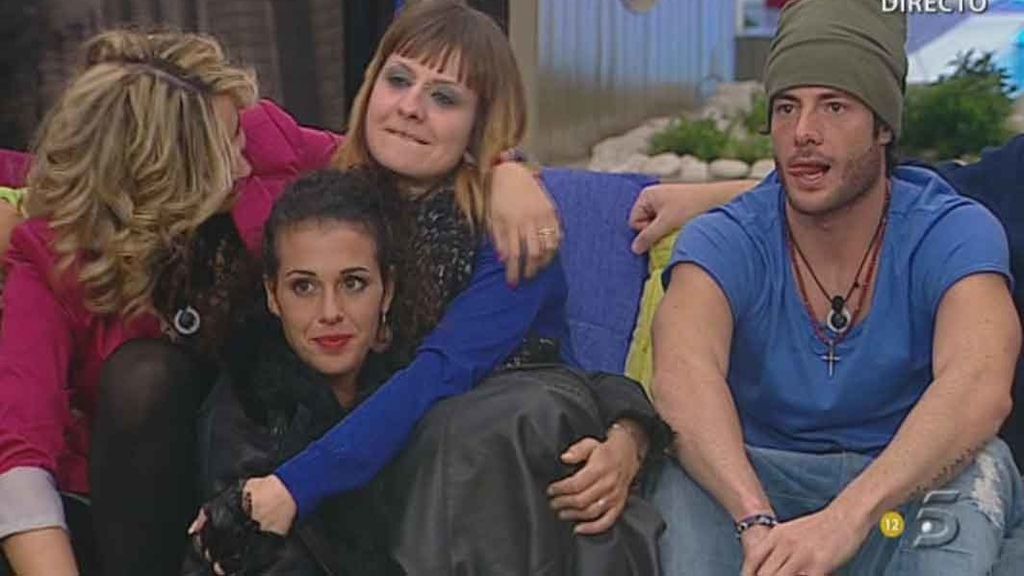 Las dos concursantes se han abrazado al volver a verse