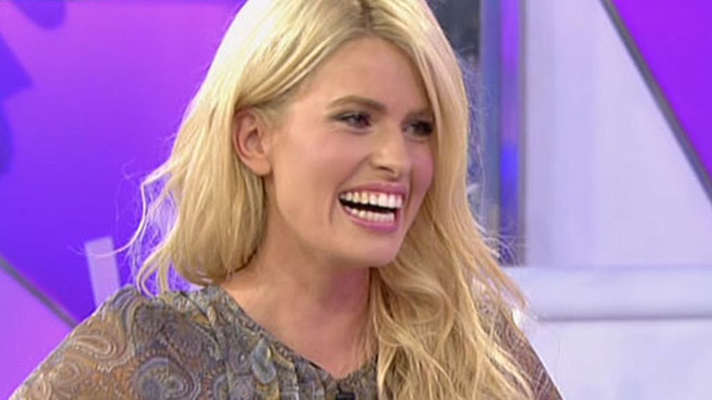 ¡Adriana Abenia pillada con su chico!