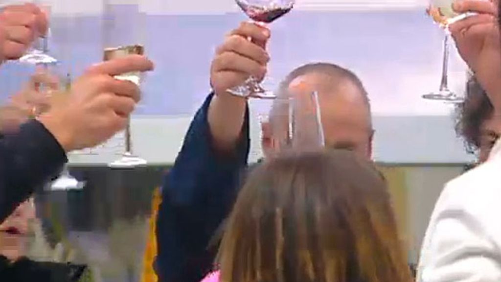 Se ponen las botas con la cena especial que 'GH' les ha regalado