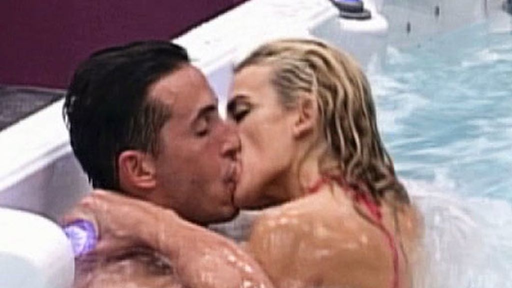 ¡Chari y Rubén tienen sexo en el jacuzzi!