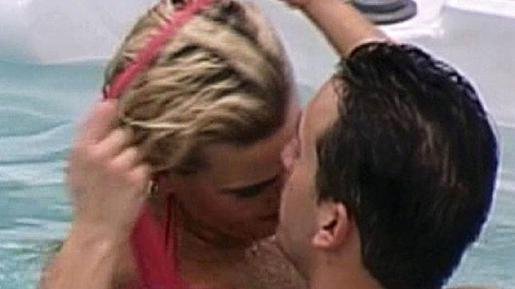 ¡Chari y Rubén tienen sexo en el jacuzzi!