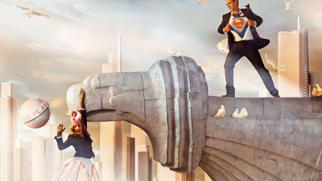 Junio: Superman da la bienvenida al verano con Belén Rodríguez