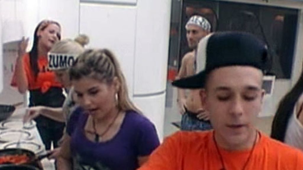Jhota y Laura: A ver quién grita más Jhota y Laura: A ver quién grita más