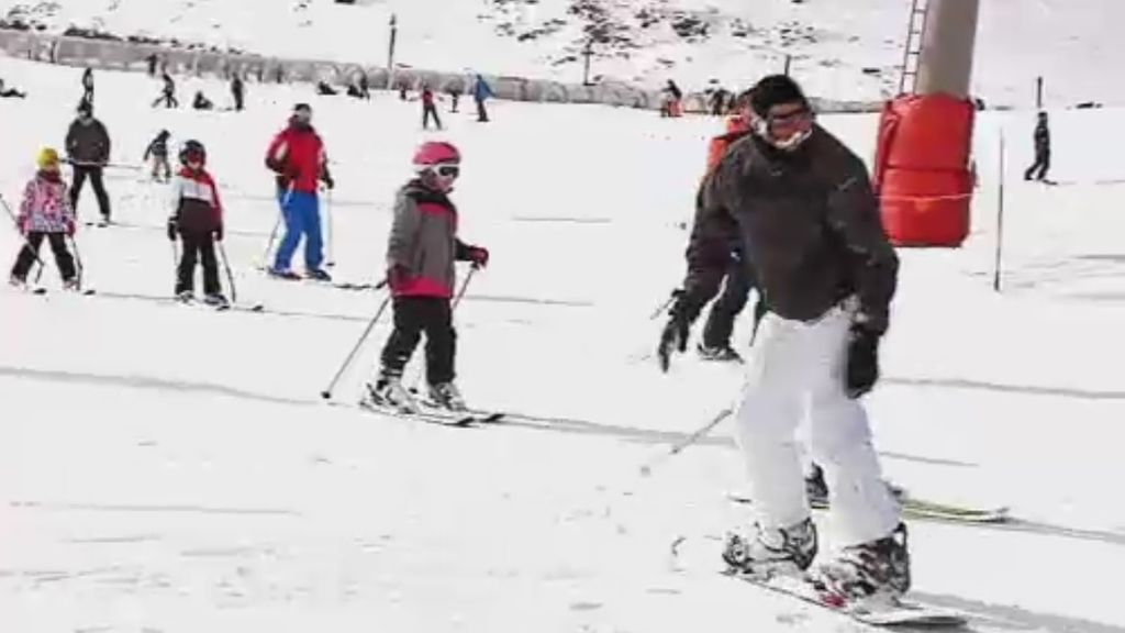 Las estaciones de esquí salvan la temporada a pesar de la falta de nevadas