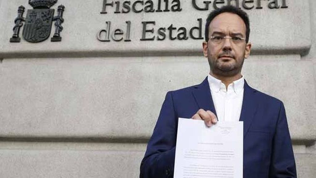 El PSOE denuncia a Fernández Díaz ante la Fiscalía