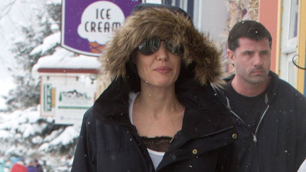 Angelina Jolie y sus hijos Shiloh y Knox, salieron a por helados