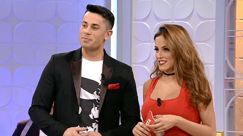 Noel intenta poner nerviosa a Marta, pero es Diego el que se altera