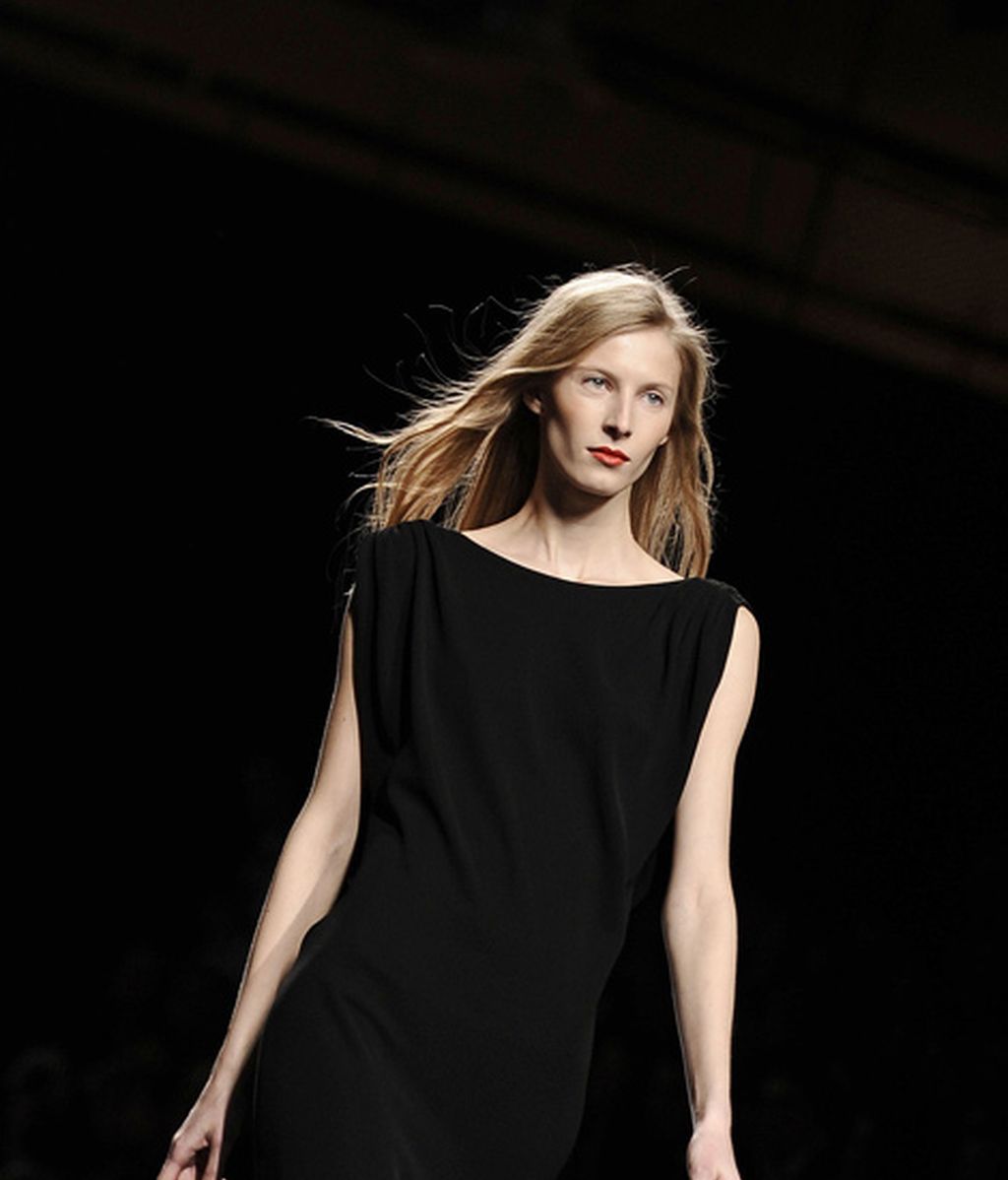 Elegancia extrema en la mujer urbana