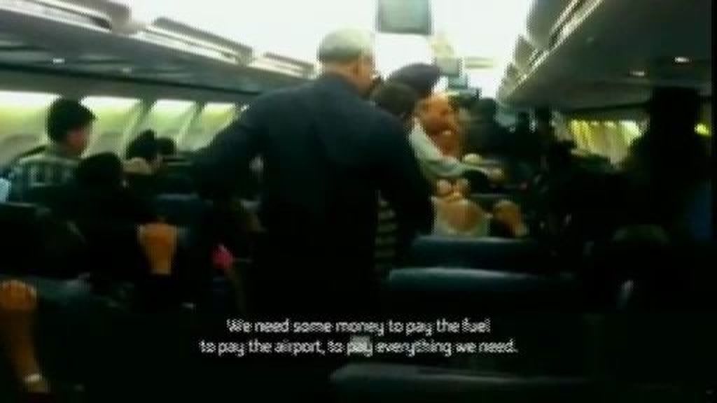 Una aerolínea obliga a los pasajeros a poner dinero para pagar el combustible