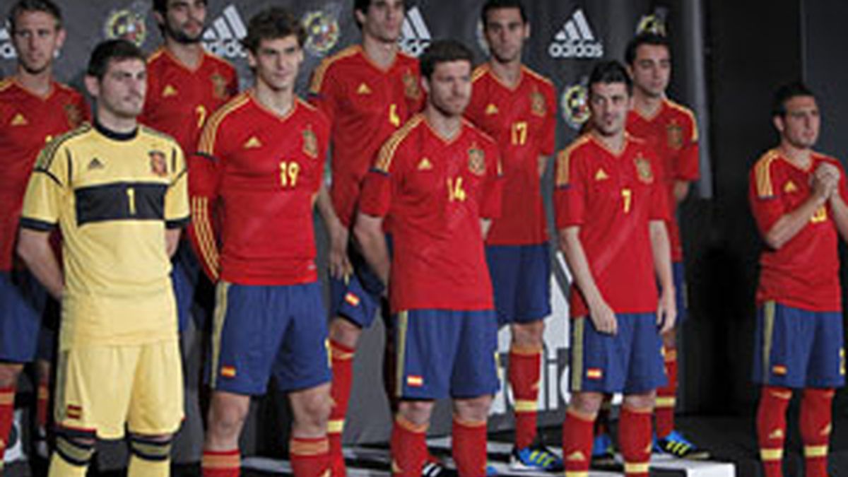 La Roja presenta la nueva camiseta de la selección. Foto: EFE