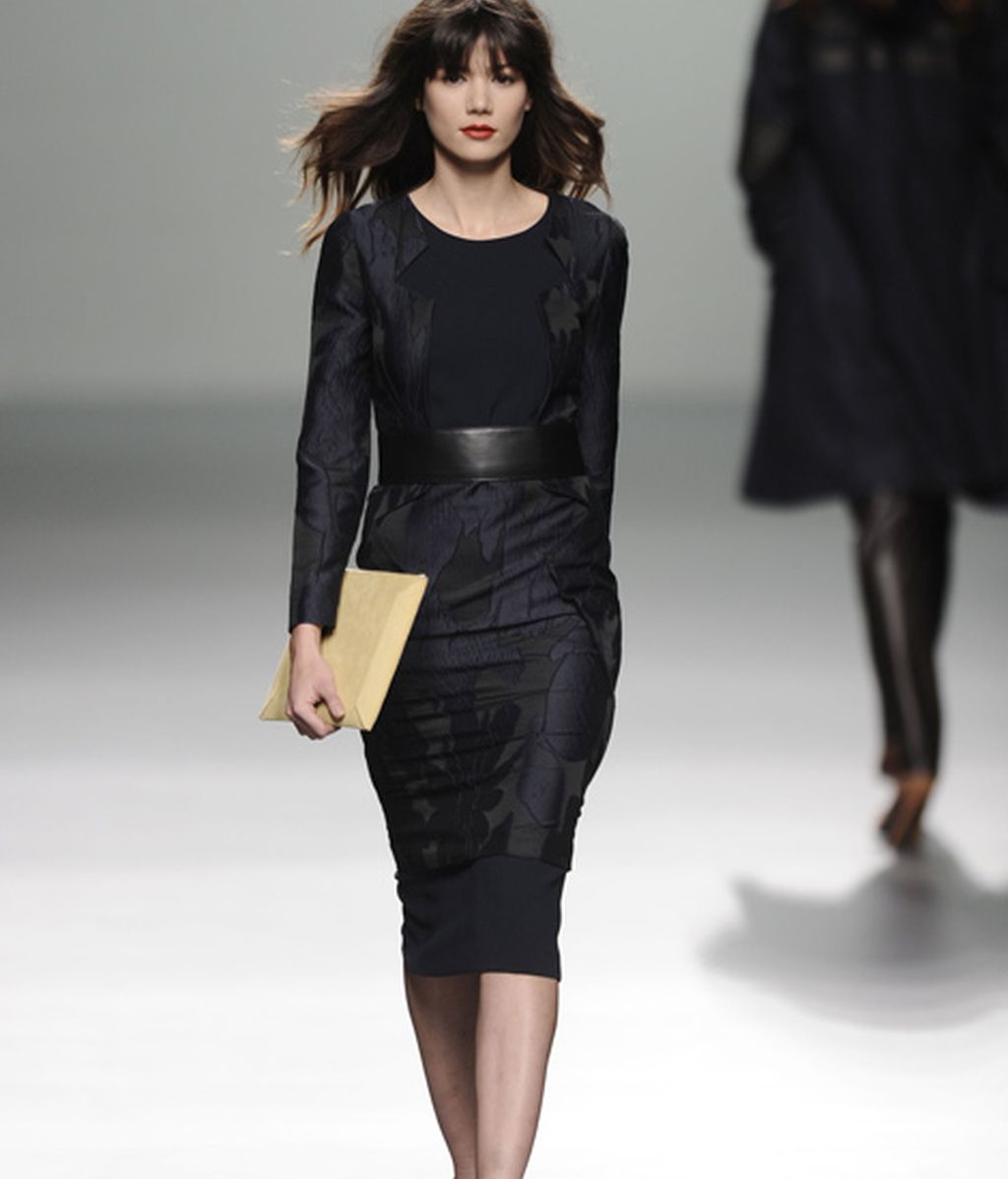 Elegancia extrema en la mujer urbana