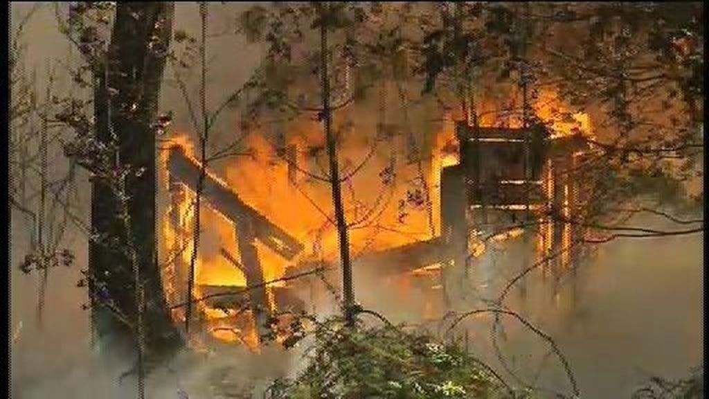El fuego arrasa 400 hectáreas en Orense
