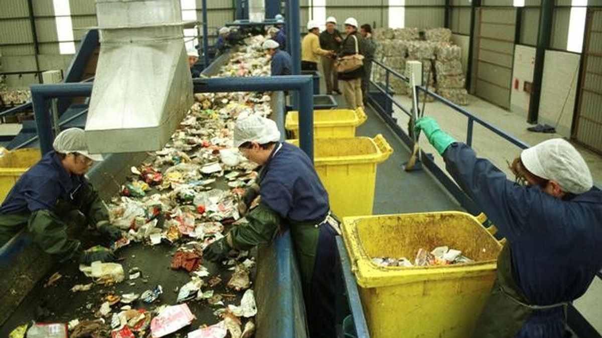 Cada español general una media anual de 1.500 kilos de residuos no minerales