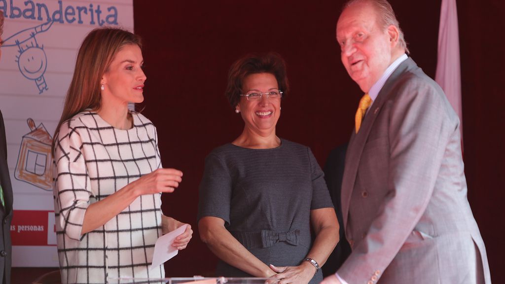 La reina Letizia preside por primera vez el Día de la Banderita